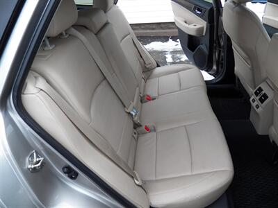 2015 Subaru Outback 3.6R Limited AWD - Photo 10 - Mishawaka, IN 46545