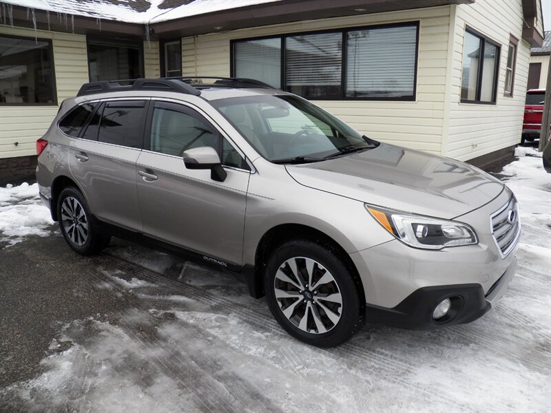 2015 Subaru Outback 3.6R Limited  AWD - Photo 1 - Mishawaka, IN 46545
