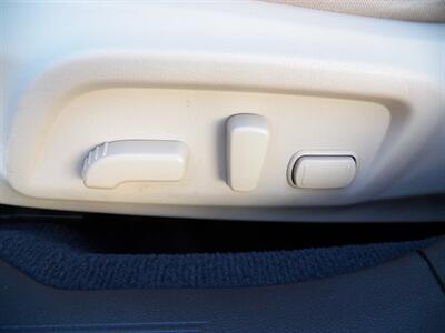 2017 Subaru Outback 2.5i Premium  AWD - Photo 12 - Mishawaka, IN 46545