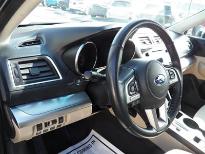 2017 Subaru Outback 2.5i Premium  AWD - Photo 11 - Mishawaka, IN 46545