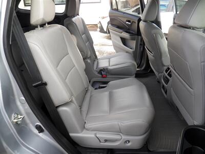 2020 Honda Pilot Touring w/Rear Captain's   - Photo 17 - Mishawaka, IN 46545