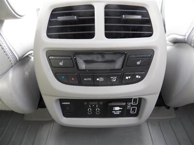 2020 Honda Pilot Touring w/Rear Captain's   - Photo 23 - Mishawaka, IN 46545