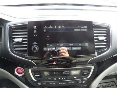 2020 Honda Pilot Touring w/Rear Captain's   - Photo 34 - Mishawaka, IN 46545