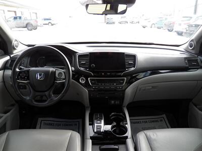 2020 Honda Pilot Touring w/Rear Captain's   - Photo 20 - Mishawaka, IN 46545