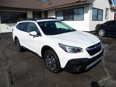 2022 Subaru Outback Limited AWD - Photo 1 - Mishawaka, IN 46545