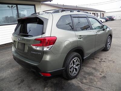 2019 Subaru Forester Premium  AWD - Photo 4 - Mishawaka, IN 46545