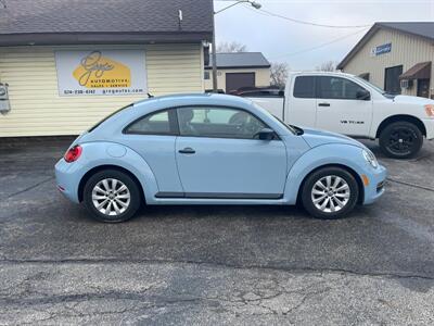 2015 Volkswagen Beetle 1.8T PZEV   - Photo 2 - Mishawaka, IN 46545