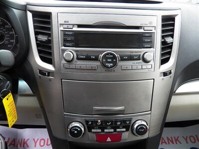 2011 Subaru Outback 2.5i Premium AWD - Photo 18 - Mishawaka, IN 46545