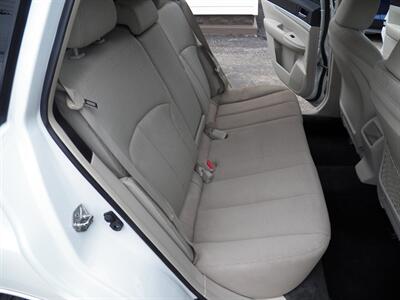 2011 Subaru Outback 2.5i Premium AWD - Photo 12 - Mishawaka, IN 46545