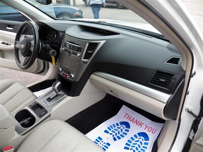 2011 Subaru Outback 2.5i Premium AWD - Photo 14 - Mishawaka, IN 46545