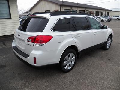 2011 Subaru Outback 2.5i Premium AWD - Photo 3 - Mishawaka, IN 46545