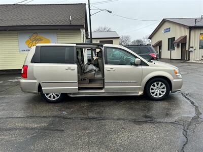 2013 Chrysler Town and Country Touring   - Photo 3 - Mishawaka, IN 46545