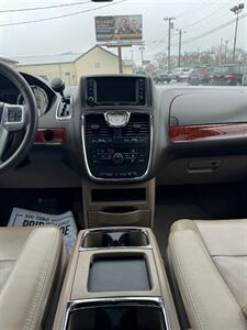 2013 Chrysler Town and Country Touring   - Photo 22 - Mishawaka, IN 46545