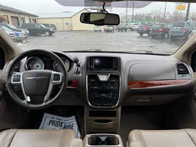 2013 Chrysler Town and Country Touring   - Photo 21 - Mishawaka, IN 46545