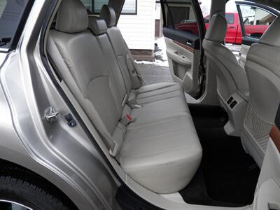 2014 Subaru Outback 3.6R Limited   - Photo 16 - Mishawaka, IN 46545