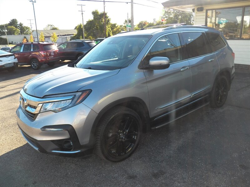 2019 Honda Pilot Touring w/Rear Captain's  AWD