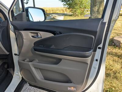 2016 Honda Pilot Elite   - Photo 19 - Sycamore, IL 60178