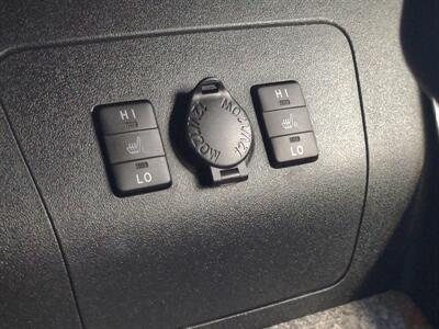 2013 Toyota Prius Plug-in Hybrid - Photo 23 - Sycamore, IL 60178