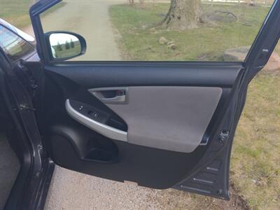 2013 Toyota Prius Plug-in Hybrid - Photo 17 - Sycamore, IL 60178