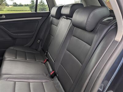 2009 Volkswagen Jetta SportWagen TDI - Photo 18 - Sycamore, IL 60178