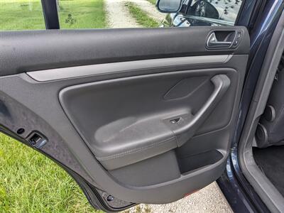 2009 Volkswagen Jetta SportWagen TDI - Photo 16 - Sycamore, IL 60178