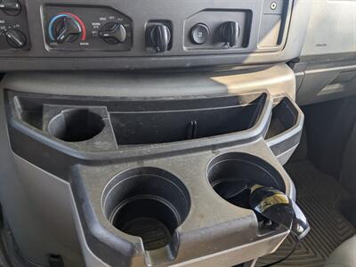2014 Ford E-350 SD XLT - Photo 32 - Sycamore, IL 60178