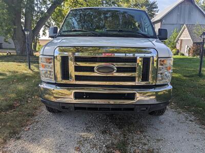2014 Ford E-350 SD XLT - Photo 10 - Sycamore, IL 60178
