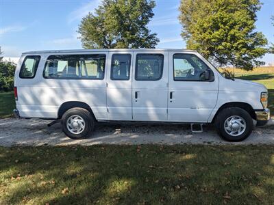 2014 Ford E-350 SD XLT - Photo 8 - Sycamore, IL 60178
