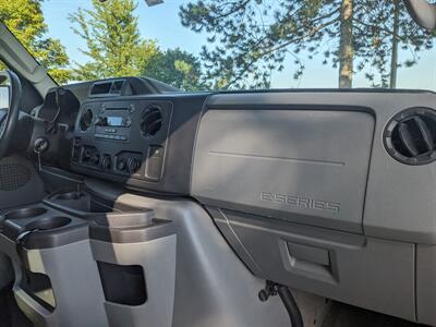 2014 Ford E-350 SD XLT - Photo 27 - Sycamore, IL 60178