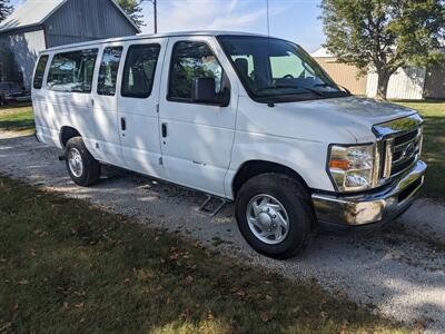 2014 Ford E-350 SD XLT - Photo 9 - Sycamore, IL 60178