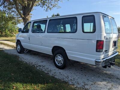2014 Ford E-350 SD XLT - Photo 3 - Sycamore, IL 60178
