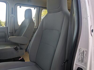 2014 Ford E-350 SD XLT - Photo 14 - Sycamore, IL 60178