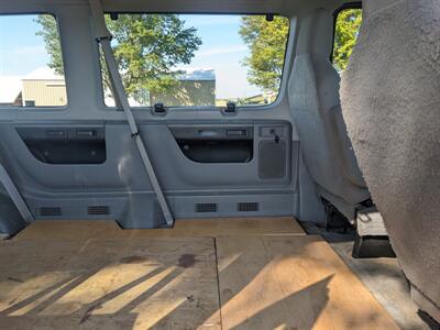 2014 Ford E-350 SD XLT - Photo 21 - Sycamore, IL 60178