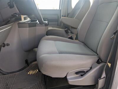 2014 Ford E-350 SD XLT - Photo 13 - Sycamore, IL 60178
