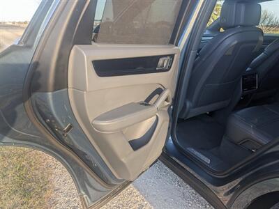 2019 Porsche Cayenne S   - Photo 11 - Sycamore, IL 60178