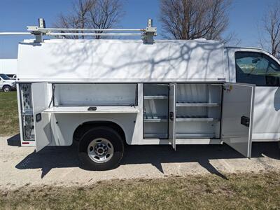 2021 GMC Savana 3500   - Photo 19 - Sycamore, IL 60178