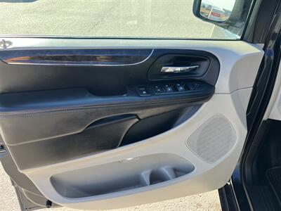 2013 Chrysler Town and Country Touring   - Photo 6 - Logan, UT 84341