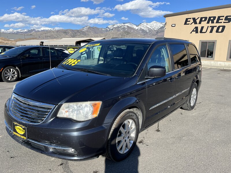 2013 Chrysler Town and Country Touring   - Photo 1 - Logan, UT 84341