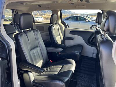 2013 Chrysler Town and Country Touring   - Photo 11 - Logan, UT 84341