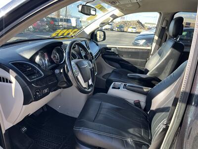 2013 Chrysler Town and Country Touring   - Photo 5 - Logan, UT 84341