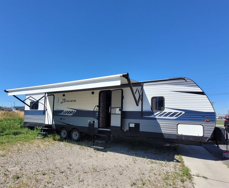 2018 KEYSTONE ZINGER 338RR   - Photo 1 - Logan, UT 84341