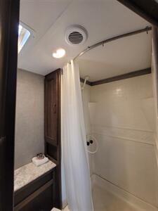 2018 KEYSTONE ZINGER 338RR - Photo 10 - Logan, UT 84341