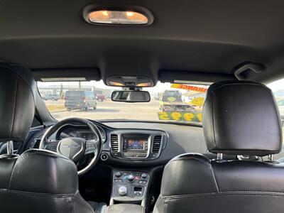 2015 Chrysler 200 S - Photo 11 - Logan, UT 84341