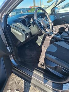 2014 Ford Focus SE   - Photo 10 - Logan, UT 84341