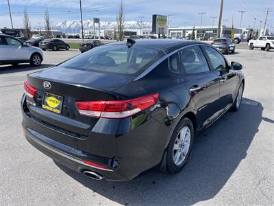 2017 Kia Optima LX   - Photo 4 - Logan, UT 84341