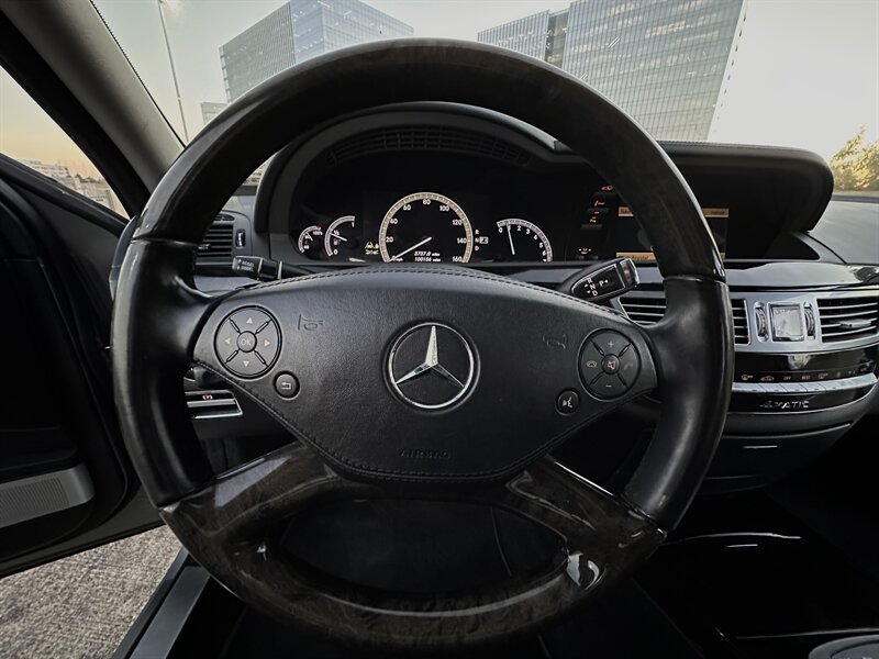 2012 Mercedes-Benz S-Class S550 4MATIC photo