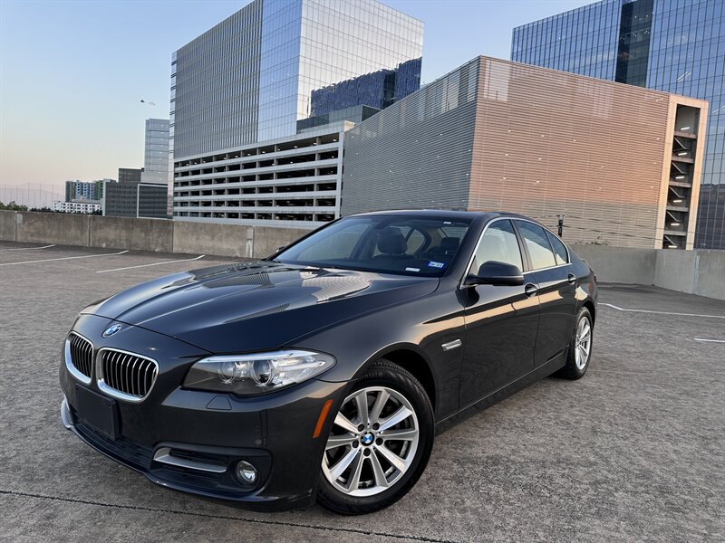 The 2015 BMW 5-Series 528i photos