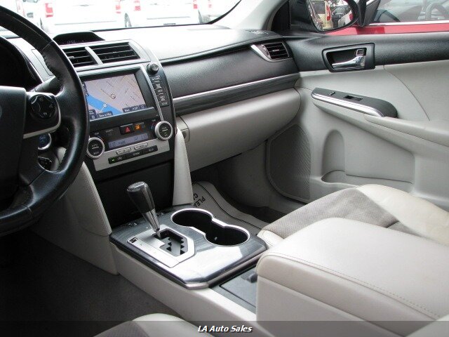 2012 Toyota Camry Hybrid LE photo