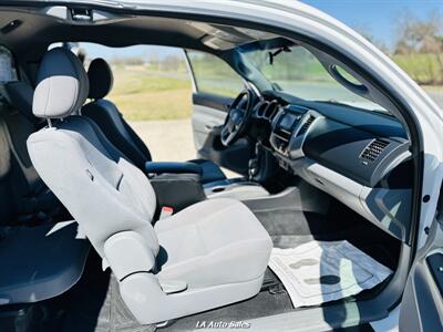 2015 Toyota Tacoma PreRunner V6   - Photo 11 - Monroe, LA 71201