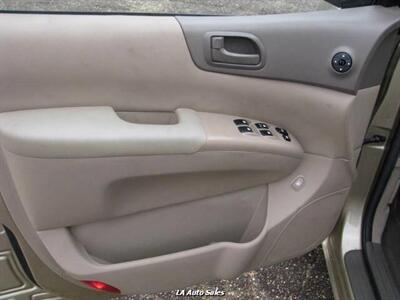 2011 Kia Sedona LX - Photo 16 - Monroe, LA 71201